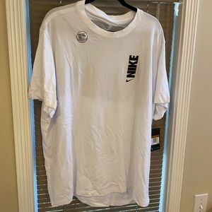 NIKE Oversized White Tshirt
